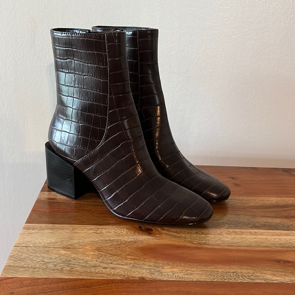 Zara NWT croc embossed faux leather ankle zip heeled boots.
